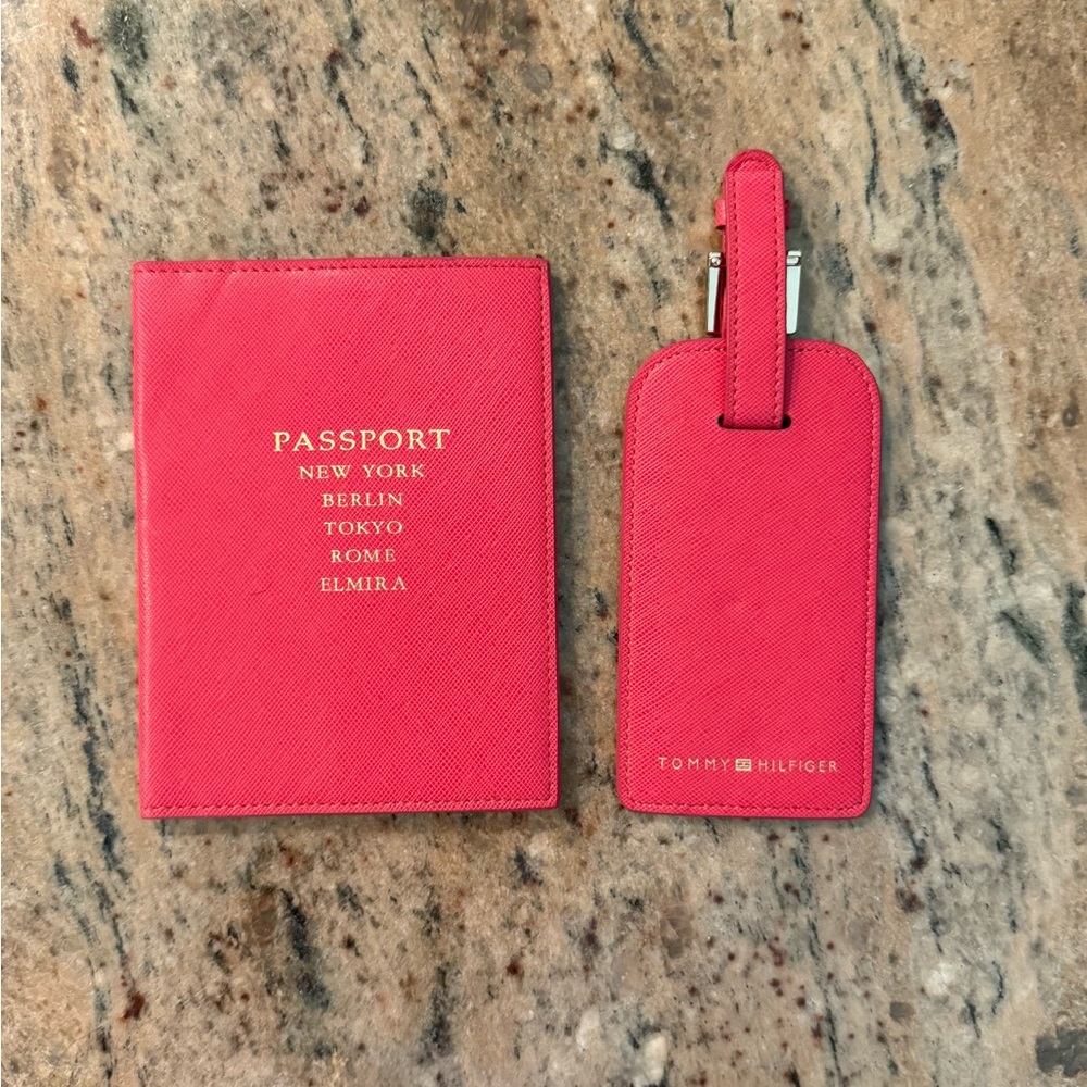 SET: TH Passport holder & luggage tag